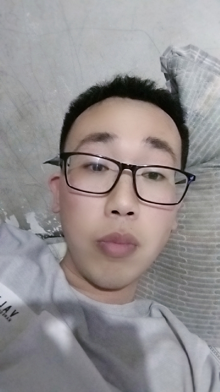 喜欢比我大的女人的第一张照片--渭南相亲服务中心