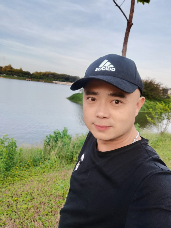 石头哥的第一张照片--渭南相亲服务中心