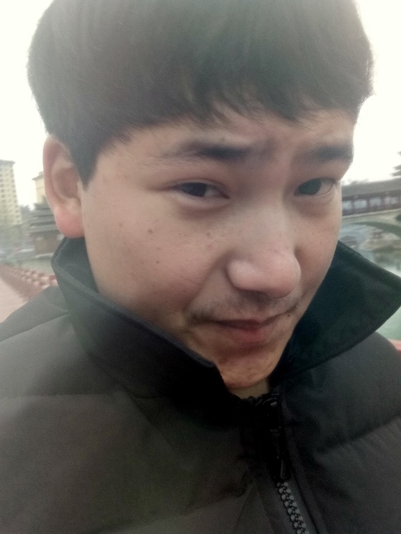 侗族青年作家超超的第二张照片--渭南相亲服务中心