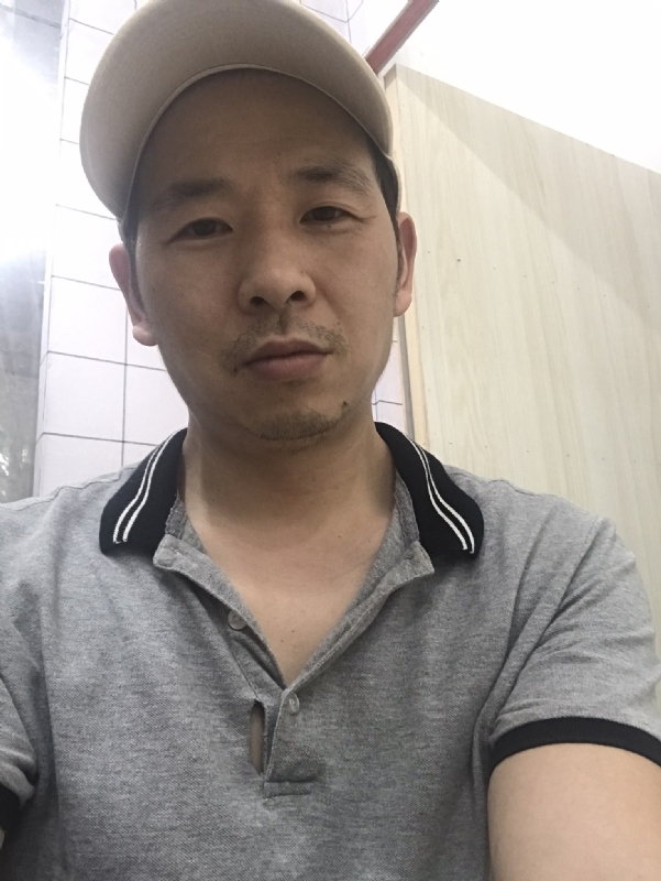 老何的第一张照片--渭南相亲服务中心