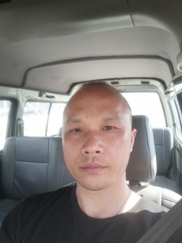 新旺丁的第一张照片--渭南相亲服务中心