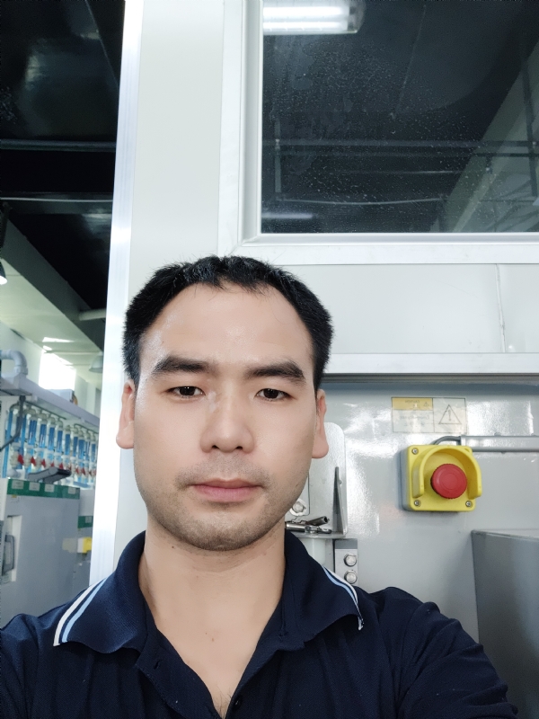 黄伟的第一张照片--渭南相亲服务中心