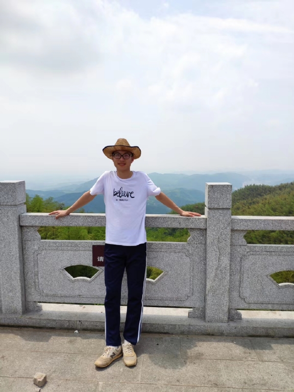 华华的第四张照片--渭南相亲服务中心