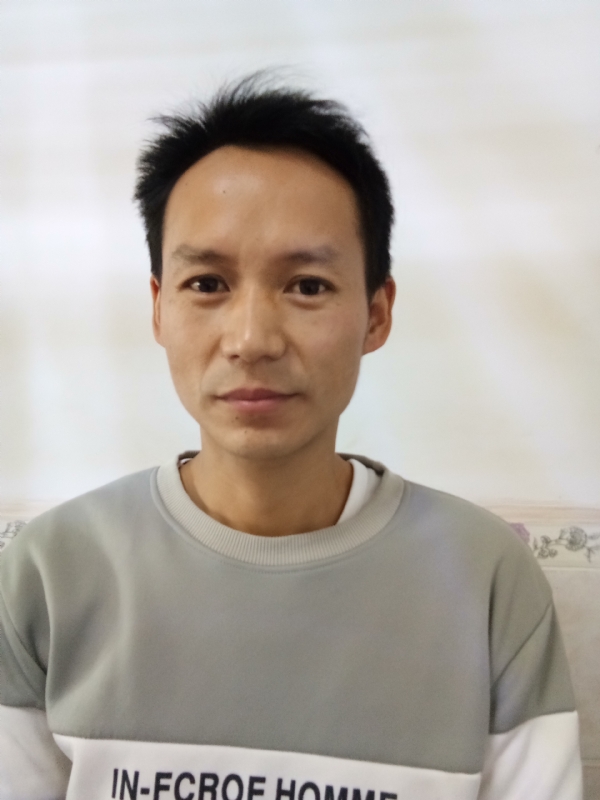 单亲爸爸的第一张照片--渭南相亲服务中心