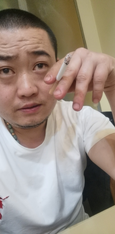 孤独的螃蟹的第一张照片--渭南相亲服务中心