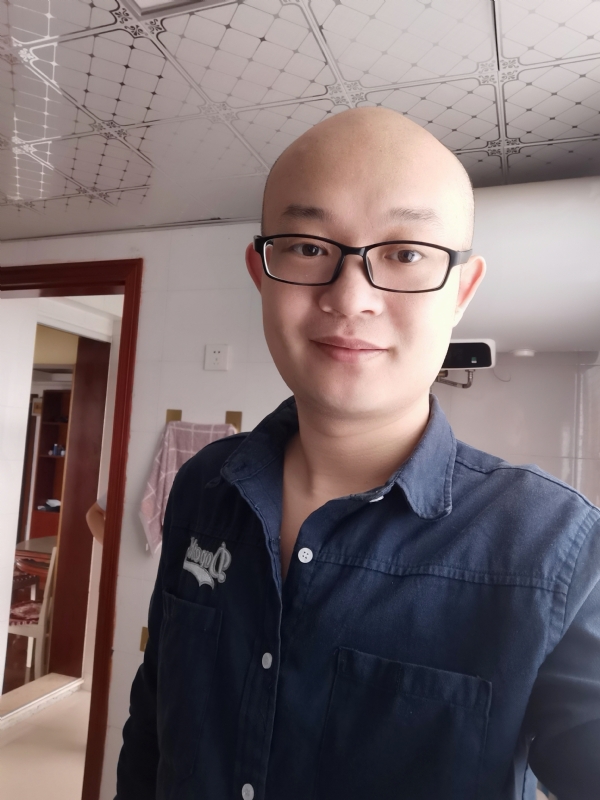 凝望远方的第一张照片--渭南相亲服务中心