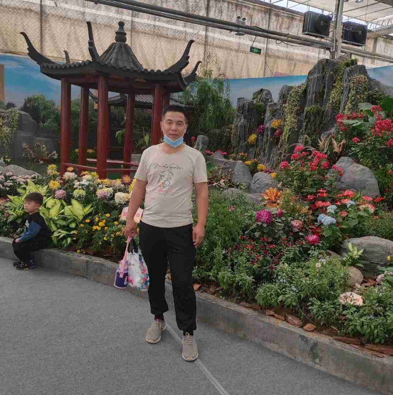 受伤的痴情男的第一张照片--渭南相亲服务中心