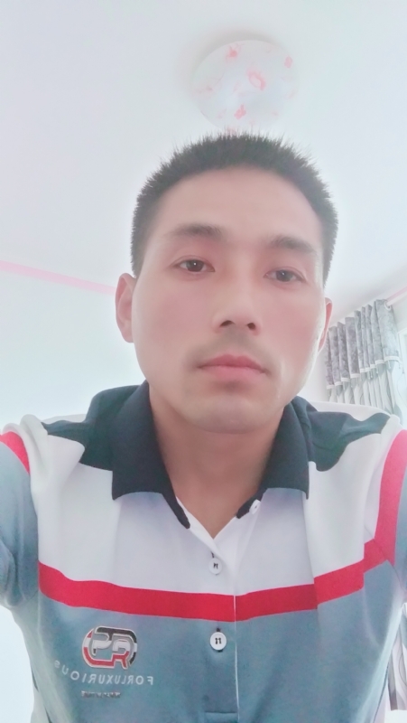 染红尘世的第二张照片--渭南相亲服务中心