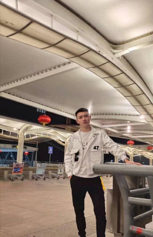 猕猴的第一张照片--渭南相亲服务中心