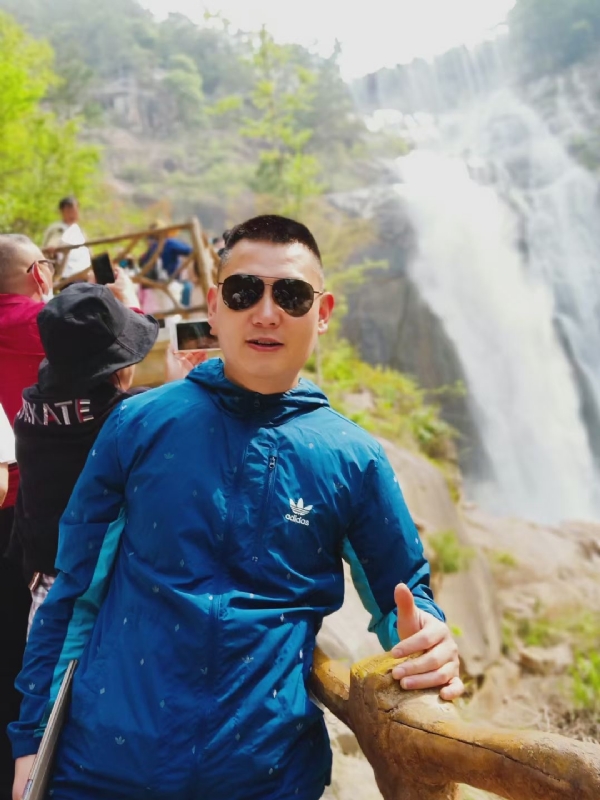 钟爱一生的第一张照片--渭南相亲服务中心