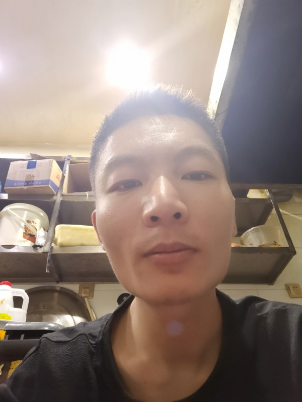 邹先生的第二张照片--渭南相亲服务中心