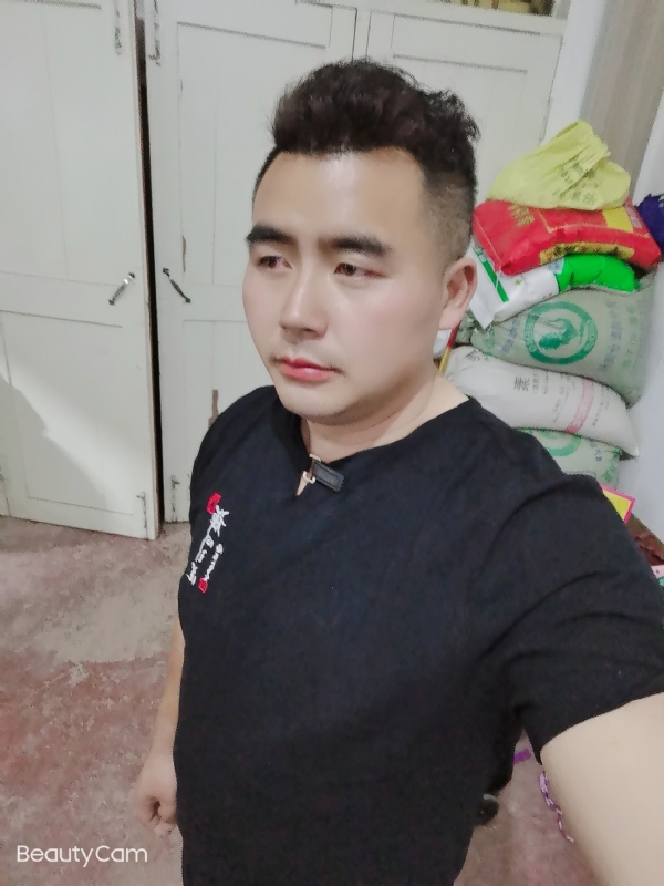 阿杰的第一张照片--渭南相亲服务中心