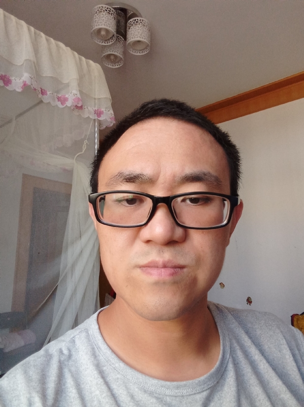 小涨常鸿的第一张照片--渭南相亲服务中心