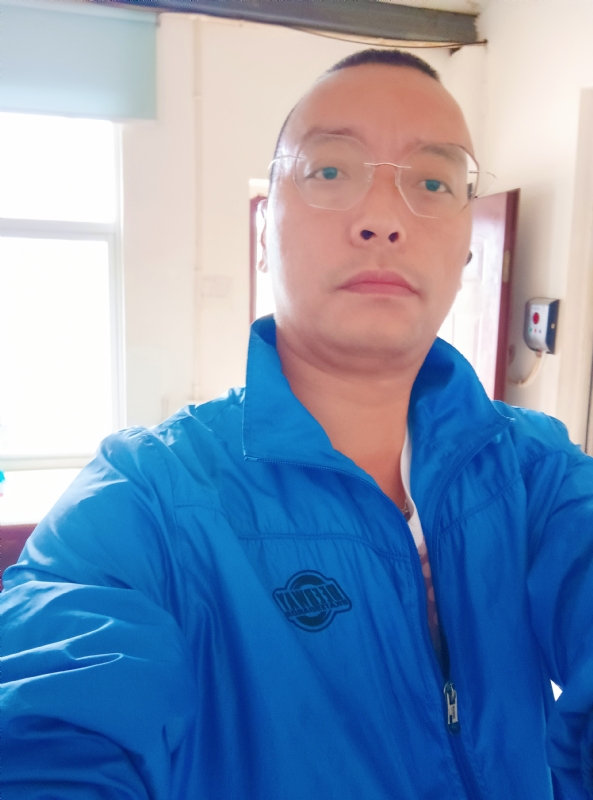 通海混混的第一张照片--渭南相亲服务中心