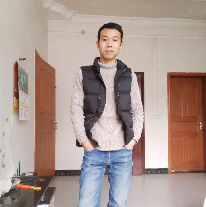 小伙子的第一张照片--渭南相亲服务中心