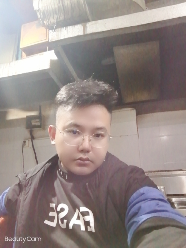 棒哥的第二张照片--渭南相亲服务中心