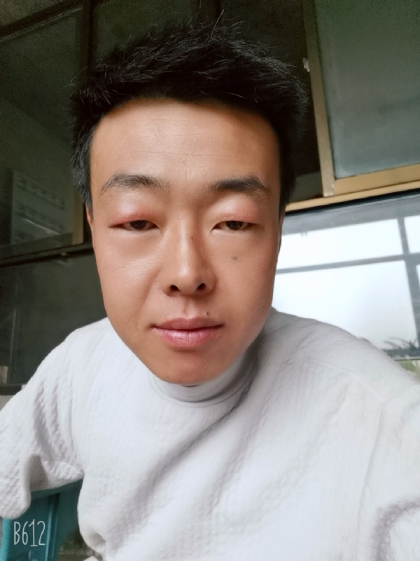 缺爱80后的第一张照片--渭南相亲服务中心