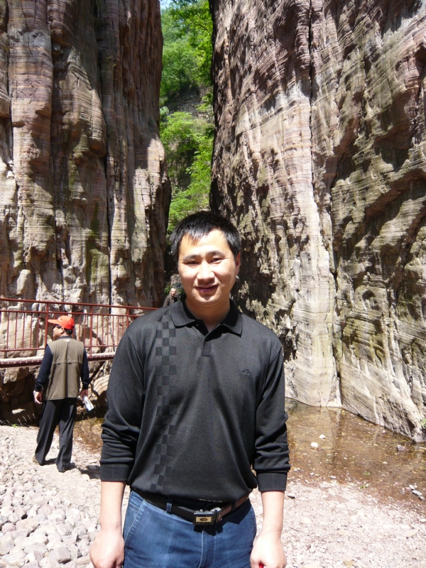 阳光幸福快乐的第三张照片--渭南相亲服务中心