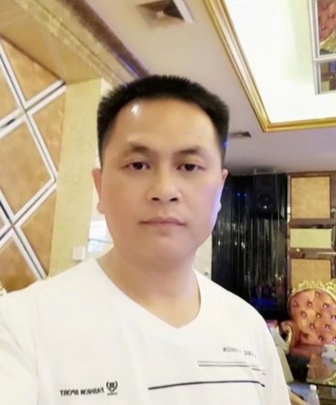 小梁的第二张照片--渭南相亲服务中心