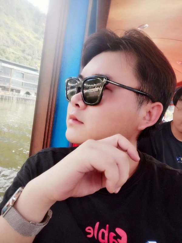 曲生的第三张照片--渭南相亲服务中心