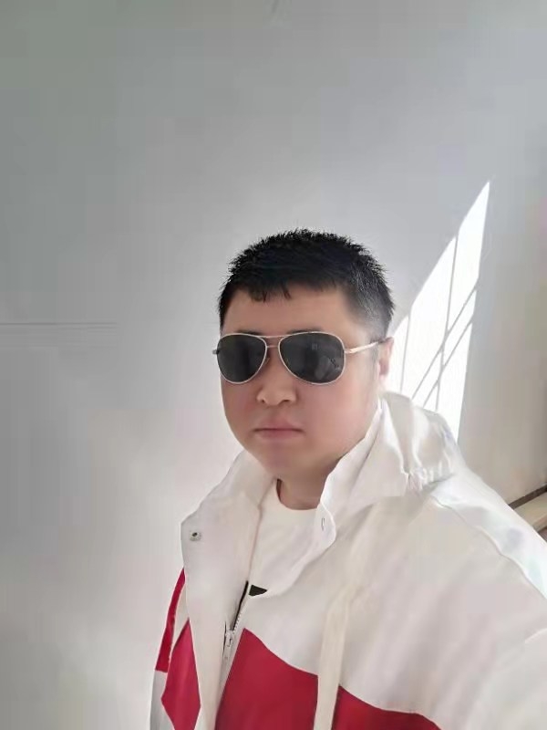 大漠叔叔的第一张照片--渭南相亲服务中心