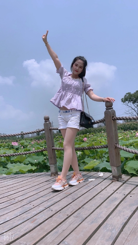 秋水伊人的第一张照片--渭南相亲服务中心