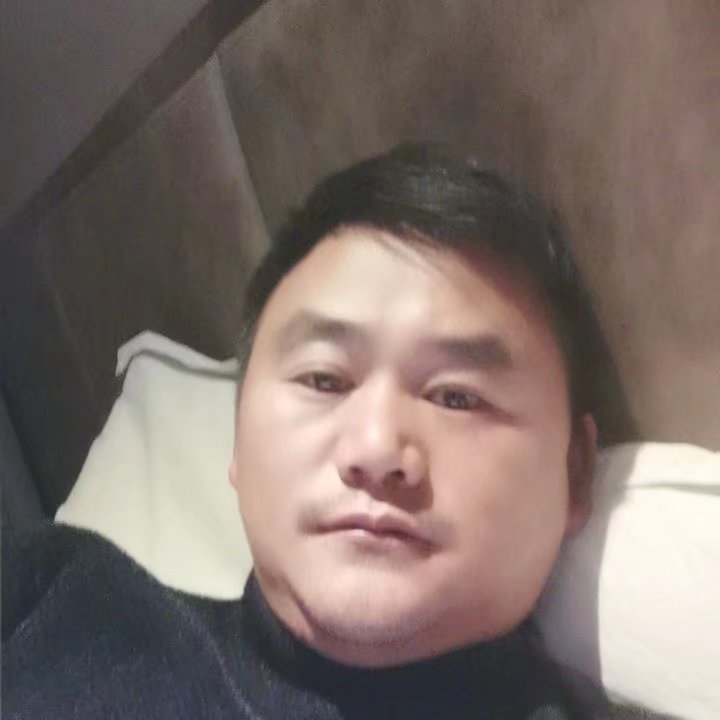 奔跑的第四张照片--渭南相亲服务中心