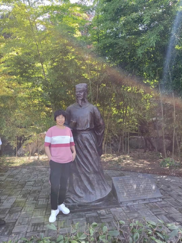 秋天的菊花的第一张照片--渭南相亲服务中心