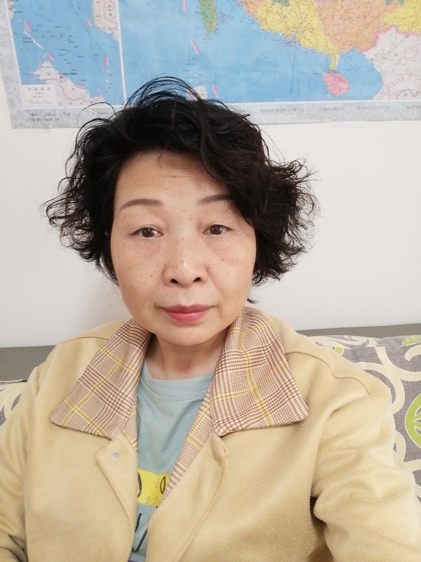 香水百合的第一张照片--渭南相亲服务中心