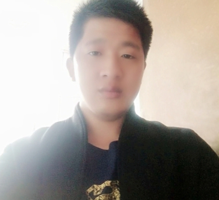 形影不离的第一张照片--渭南相亲服务中心