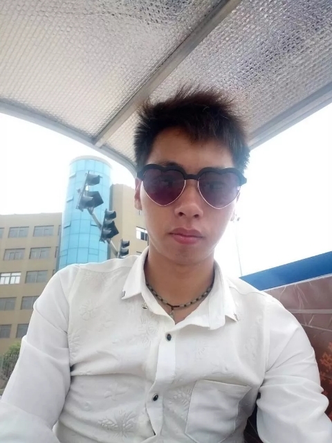 寻缘的第一张照片--渭南相亲服务中心