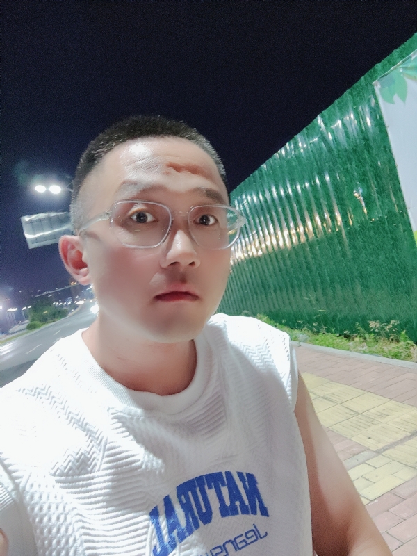 清风烈酒的第一张照片--渭南相亲服务中心