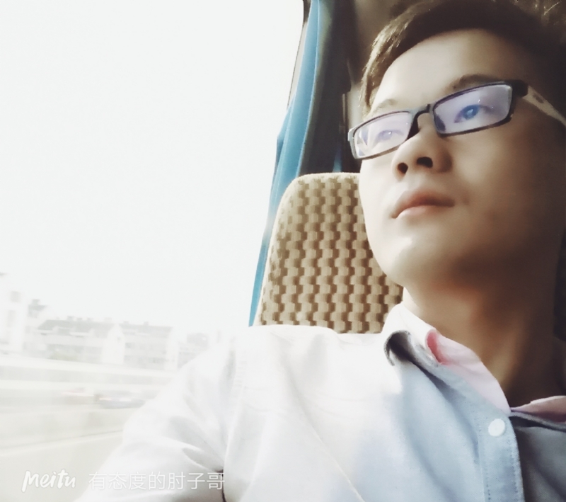 尹骏的第三张照片--渭南相亲服务中心