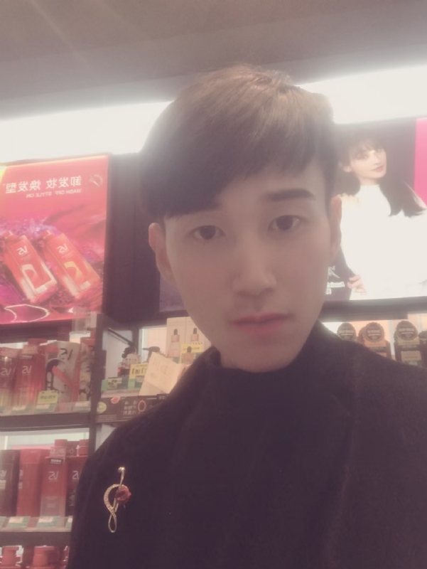 唯美的爱情故事的第一张照片--渭南相亲服务中心