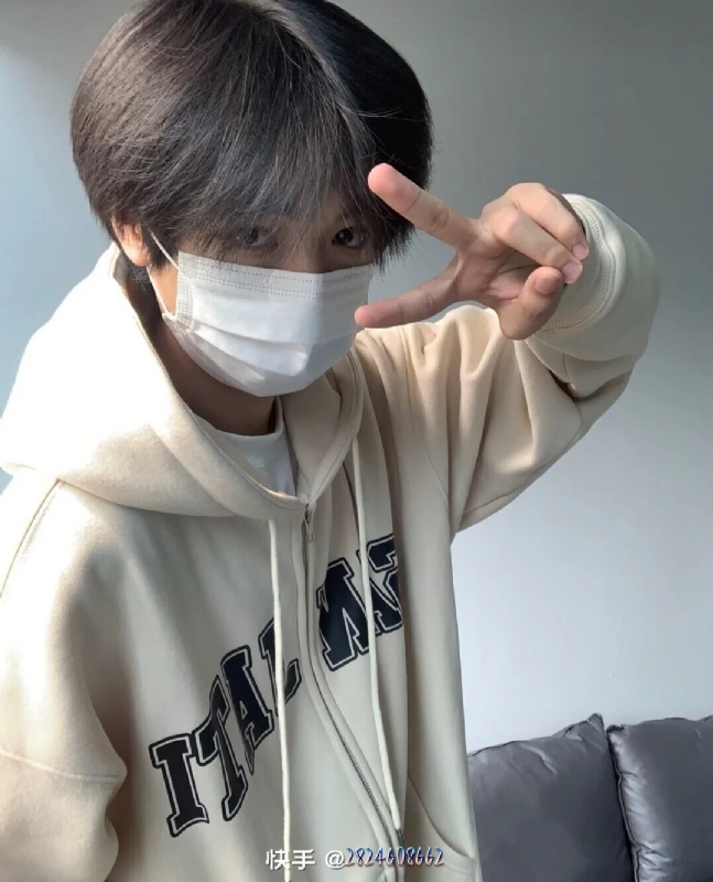 emo的风的第一张照片--渭南相亲服务中心