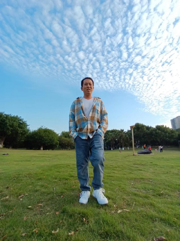 曹先生的第三张照片--渭南相亲服务中心