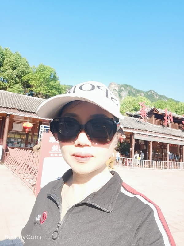 山百合的第一张照片--渭南相亲服务中心