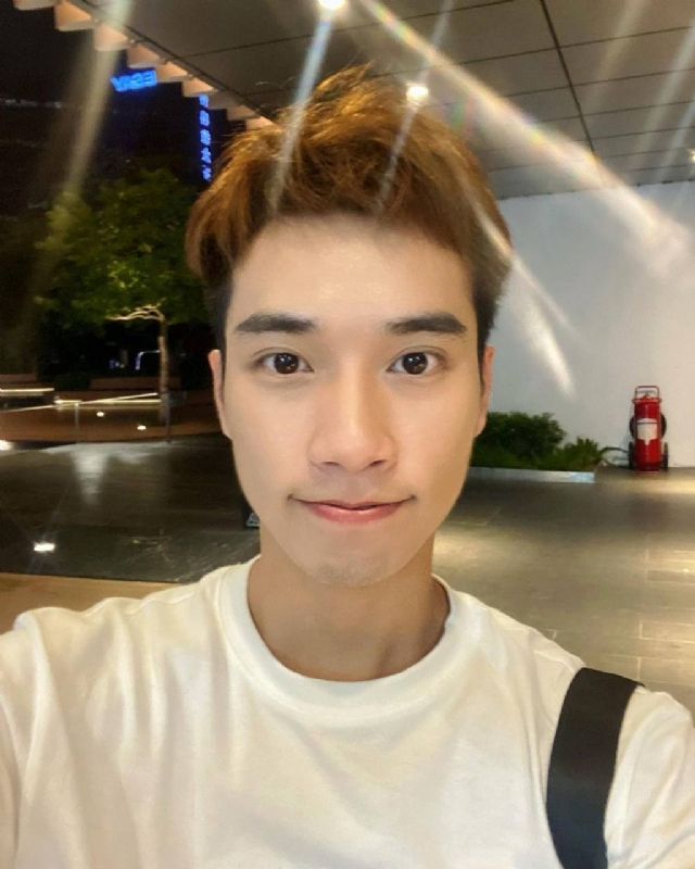 油菜花的第一张照片--渭南相亲服务中心