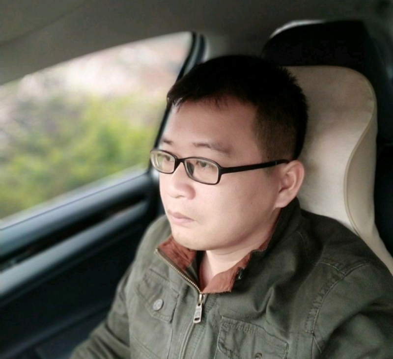 海风吹动你的心的第二张照片--渭南相亲服务中心