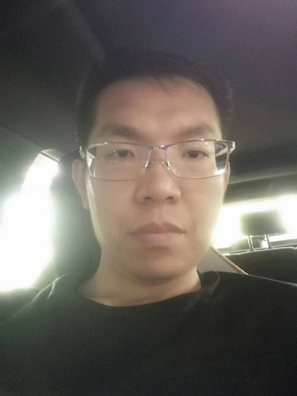 小黑包的第二张照片--渭南相亲服务中心