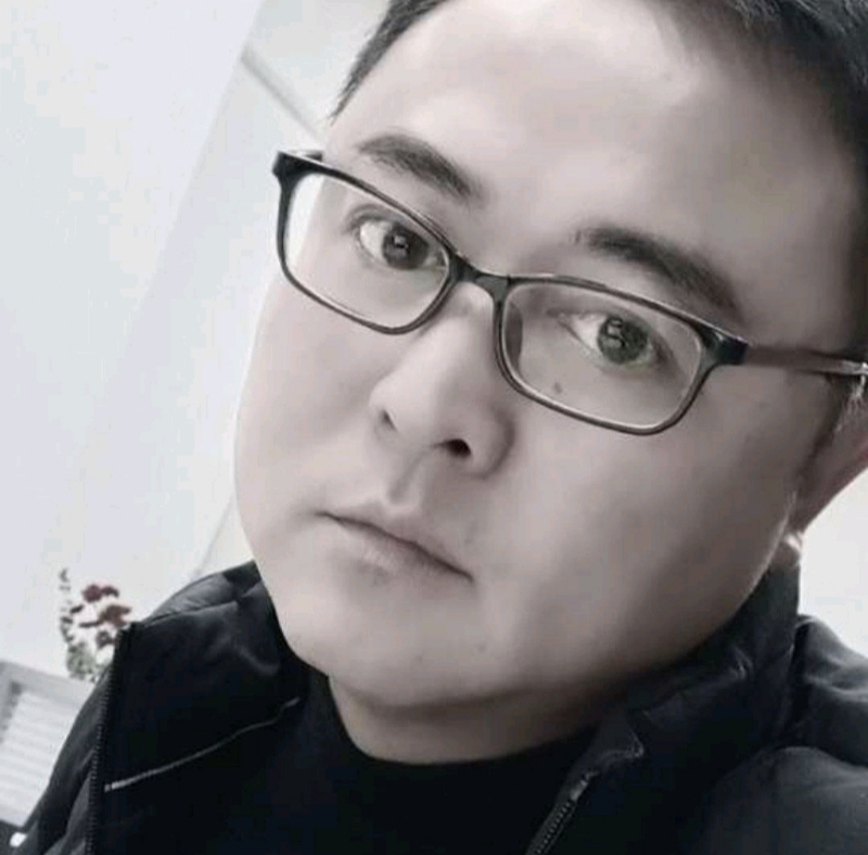 小石头的第二张照片--渭南相亲服务中心