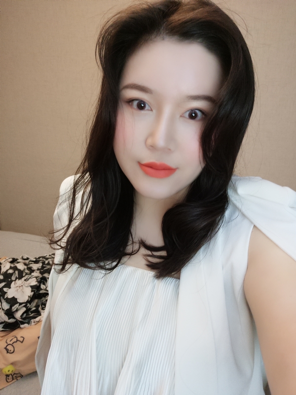 璐璐的第一张照片--渭南相亲服务中心