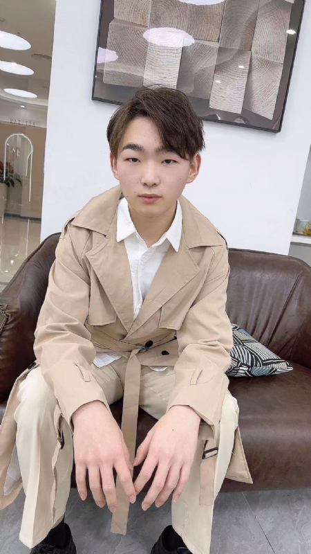 啊哲的第二张照片--渭南相亲服务中心