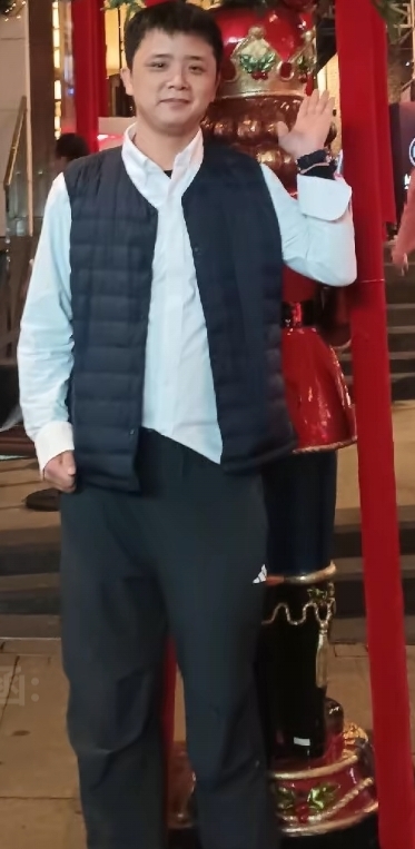 龙凤呈祥的第一张照片--渭南相亲服务中心