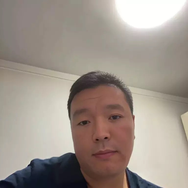 穿唐装的松鼠的第一张照片--渭南相亲服务中心