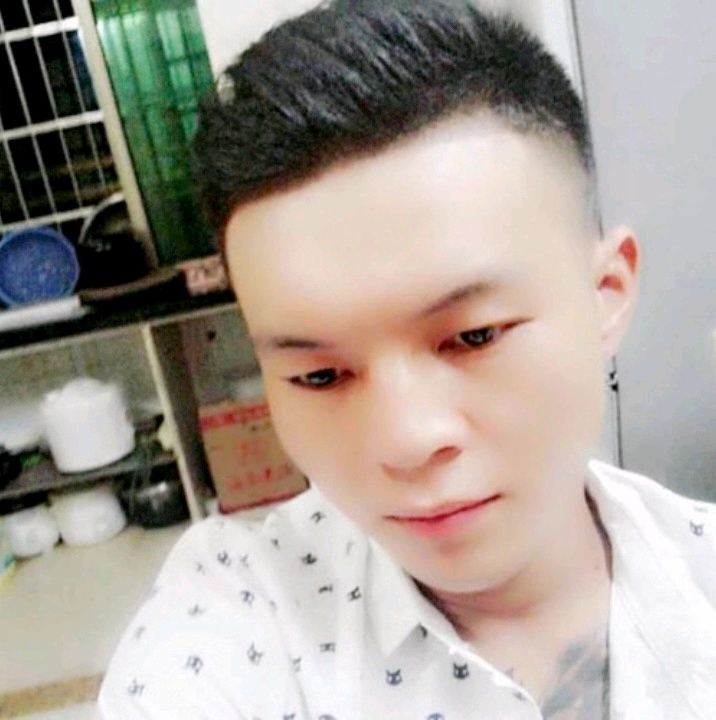 子龙的第一张照片--渭南相亲服务中心