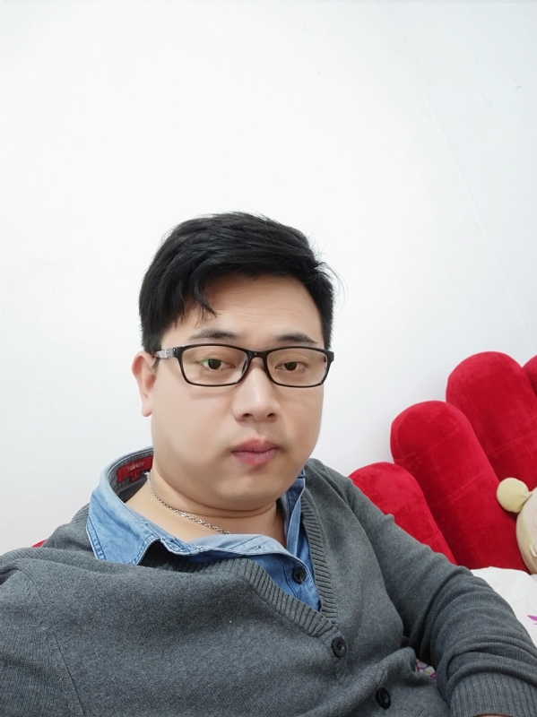 何必在亿的第一张照片--渭南相亲服务中心