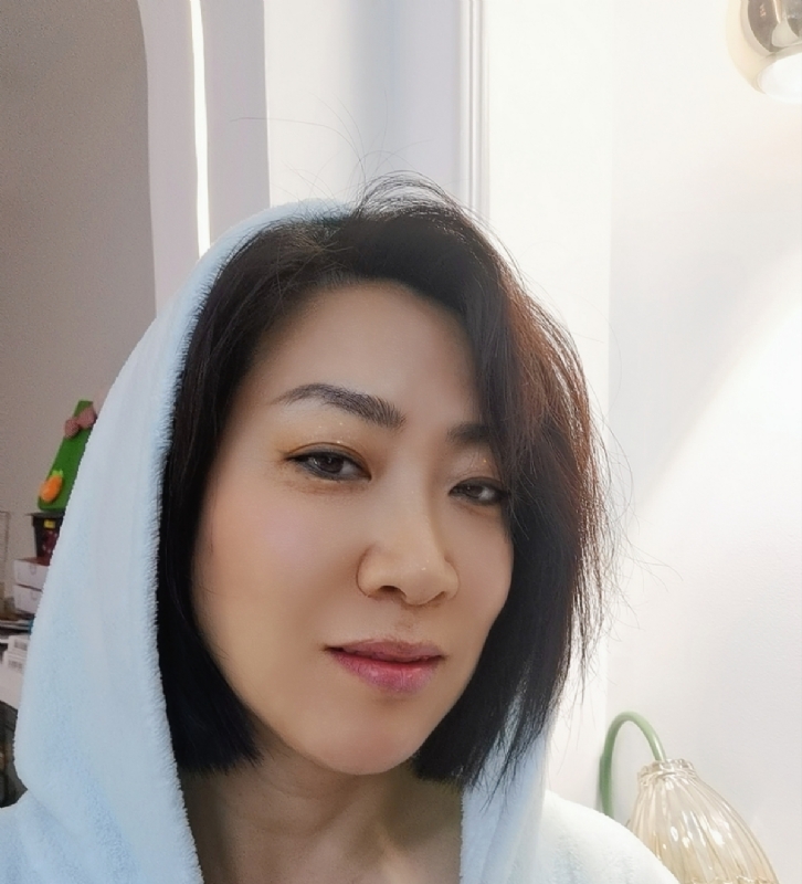 火玫瑰的第一张照片--渭南相亲服务中心