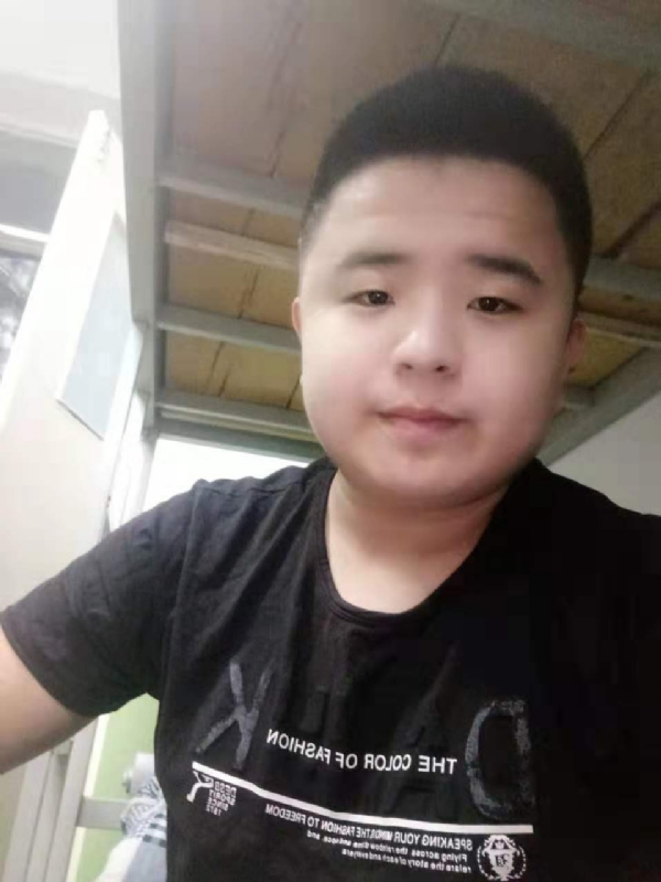打小就爱淘气的第一张照片--渭南相亲服务中心