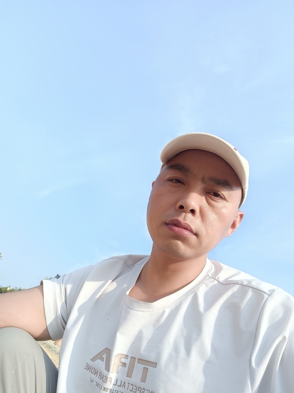 哥哥的第一张照片--渭南相亲服务中心